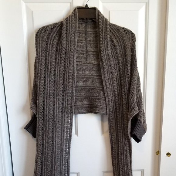 Sita Murt Cardigan Shawl - Picture 2 of 6